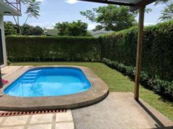 A la venta hermosa y amplia casa en Condominio de Punta Leona #19-976