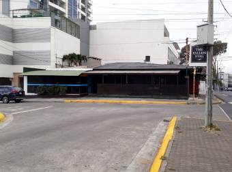 Locales Comerciales - Esquinero frente a Blvd de San Pedro, $ 600,000, 4, San José, Montes de Oca