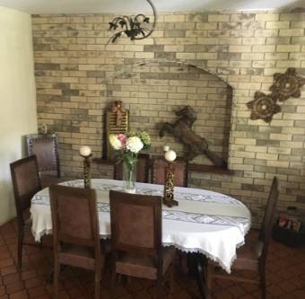 Alquiler de Casa dentro de Hermosa Quinta en Coyol de Alajuela.