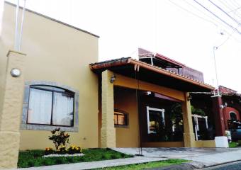 Casa para alquiler en Hacienda San Agustín