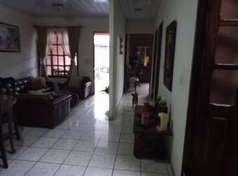 Vendo casa en Alajuela-Desamparados
