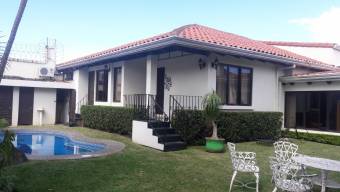 A la venta linda casa para oficinas en Sabana
