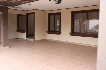 Se vende casa amueblada en Alajuela, residencial seguro y tranquilo. 205 m2 de construcción
