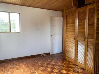 Se alquila espaciosa casa con excelente ubiacacion en escazu 20-2039