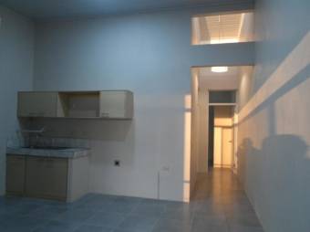 se alquilda bonito apartamento en Altos de Guadalupe