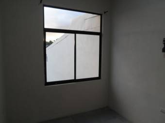 se alquilda bonito apartamento en Altos de Guadalupe