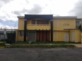 House / Local for Rent in Escalante San Jose neighborhood