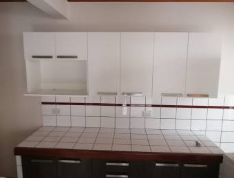 Se alquila apartamento recien remodelado  a 300 metros de UCIMEDN 20-2129