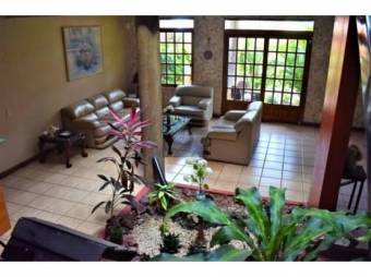 V#234 Espectacular Casa en Alquiler/Alajuela