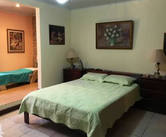 Beautiful house with 3 floors in a roundabout in La Guacima