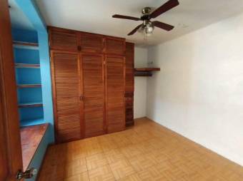 Venta de bella y amplia propiedad en Zapote #22-153