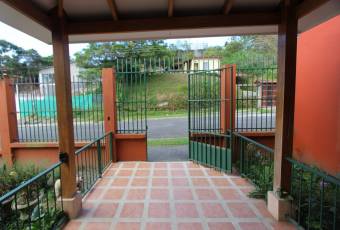 V#519 Espectacular Casa en Venta en Residencial Vista Real.