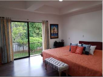 V#519 Espectacular Casa en Venta en Residencial Vista Real.