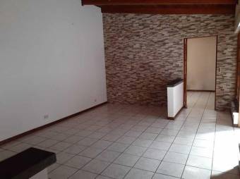 Hermosa Y Amplia casa