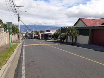 Hermosa Y Amplia casa