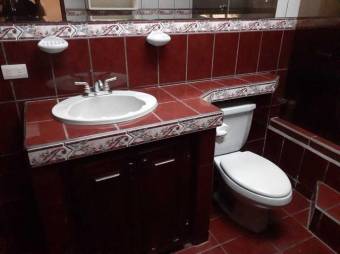 Hermosa Y Amplia casa