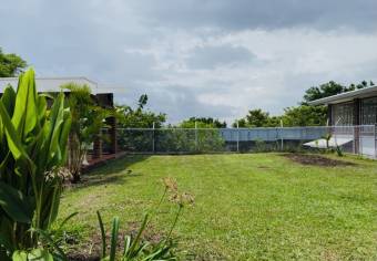 Escazu Se Alquila Amplia Casa con Jardin