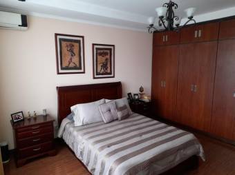 Venta de hermosa propiedad en San Vicente de Moravia. #21-877