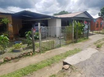 Venta de Propiedad con casa y minisuper en Guapiles. #21-2300