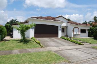 Espectacular casa  en Venta, SantaAnaPozos  CG-21-929