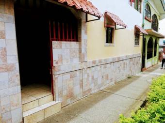 Casa amplia a la venta hatillo A.L. 21-2436