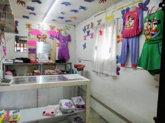 Casa amplia a la venta hatillo A.L. 21-2436