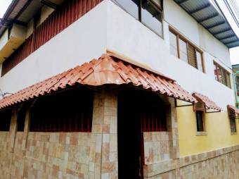 Casa amplia a la venta hatillo A.L. 21-2436