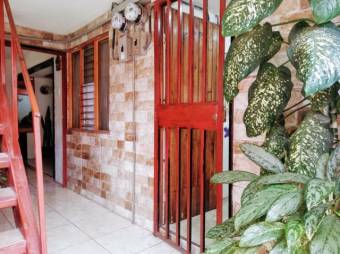 Casa amplia a la venta hatillo A.L. 21-2436