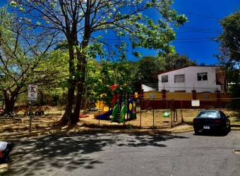 VENDO CASA DESAMPARADOS 