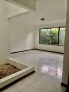 VENDO CASA DESAMPARADOS 