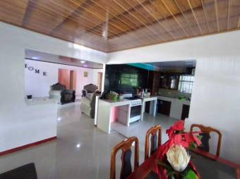 Hermosa propiedad a la venta A.L. 22-331 Hermosa propiedad a la venta A.L. 22-331