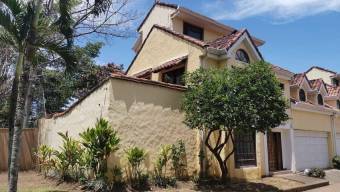 Hermosa casa en residencial Hermosa casa en residencial