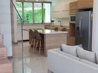 Expectacular casa a la venta A.L. 21-852 Expectacular casa a la venta A.L. 21-852