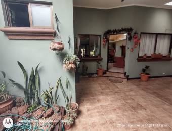 V#107 Acogedora propiedad en venta/ Moravia-San José