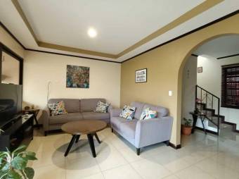 Hermosa y amplia casa a la venta.A.L.22-230