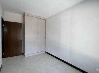 se vende casa a estrenar con patio 23-368