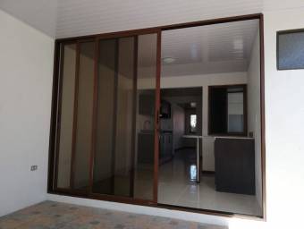 Casa en Venta en Santo Domingo, Heredia. RAH 23-379