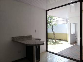 Casa en Venta en Santo Domingo, Heredia. RAH 23-379