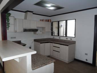 Casa en Venta en Moravia, San José. RAH 22-2035