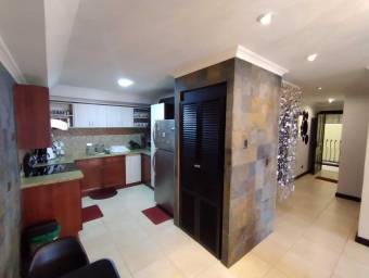 Apartamento en Venta en Escazú, San José. RAH 23-402