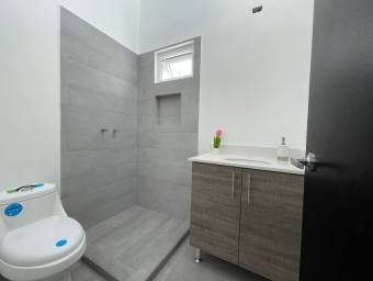 Casa en Venta en Mora, San José. RAH 23-398