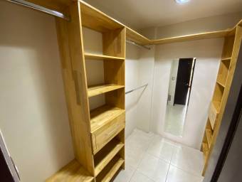 Apartamento en Alquiler en Escazú, San José. RAH 23-405