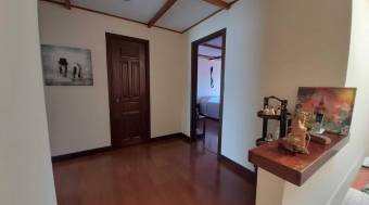 Casa en venta en Escazú, San José. RAH 22-1576