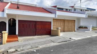 Casa en venta en Escazú, San José. RAH 22-1576