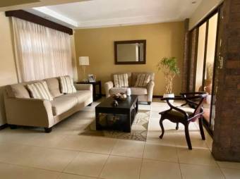 MLS-23-320 VENTA CASA MERCEDES NORTE HEREDIA