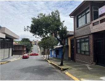 Se vende terreno en San José Centro ideal para parqueo público .