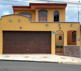 Casa en venta en Mercedes, Heredia. RAH 23-320