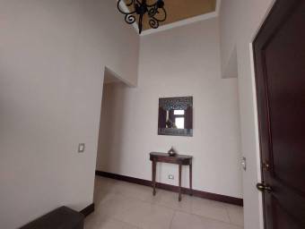 Casa en venta en Santo Domingo, Heredia. RAH 22-2407