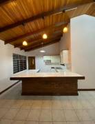 Se vende casa de una planta un terreno de 2606m2 en piedades de Santa Ana 23-186