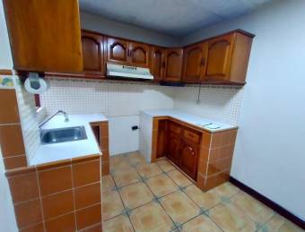 Se vende casa esquinera con uso de suelo mixto en mercedes norte 23-387